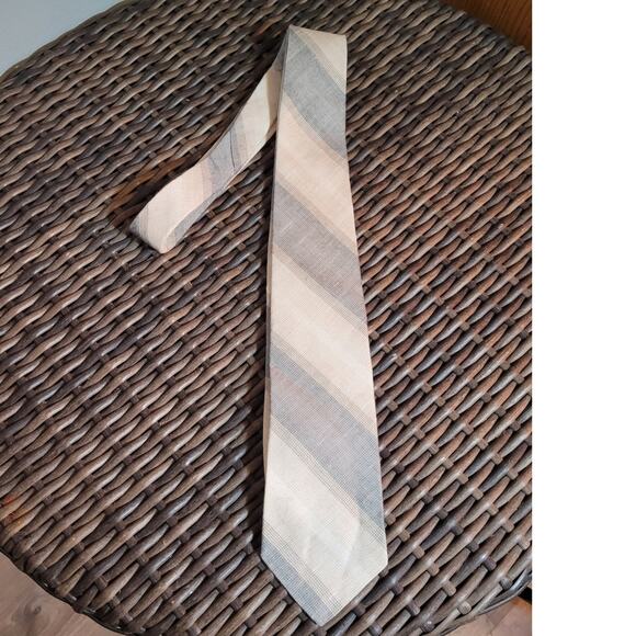NWT Vntg Mallory & Church Taupe Gray Striped Men’s Tie 56x2 Deadstock Retro - Picture 1 of 5